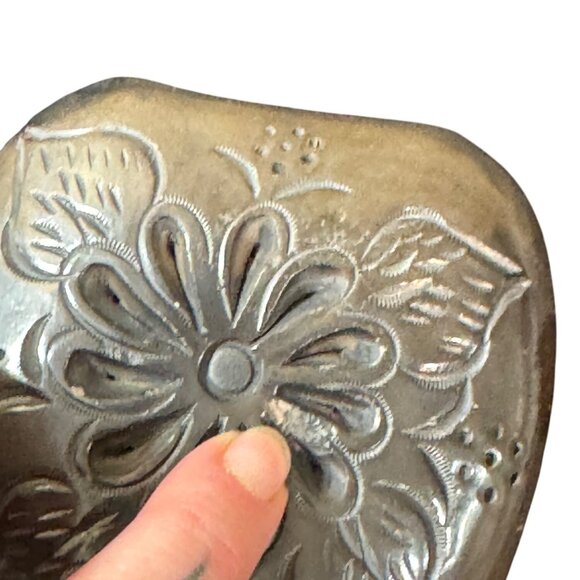 Black Clay Pottery Vase With Floral Design - Picture 4 of 6